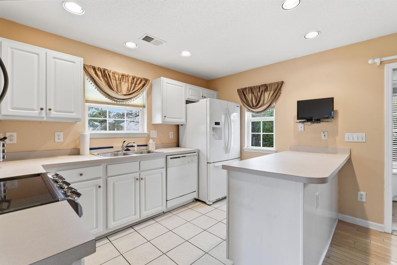 772 Wilshire Ln.  Photo 7