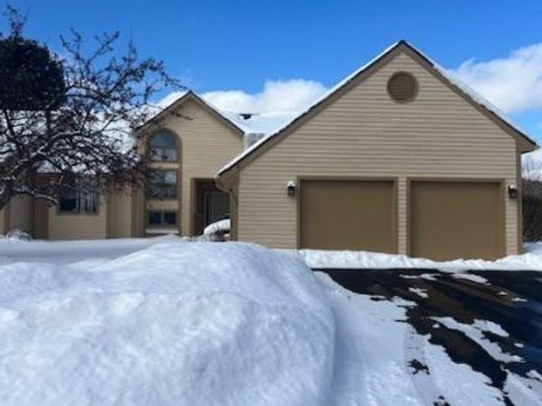 303 White Heron Circle, Fayetteville, NY 13066