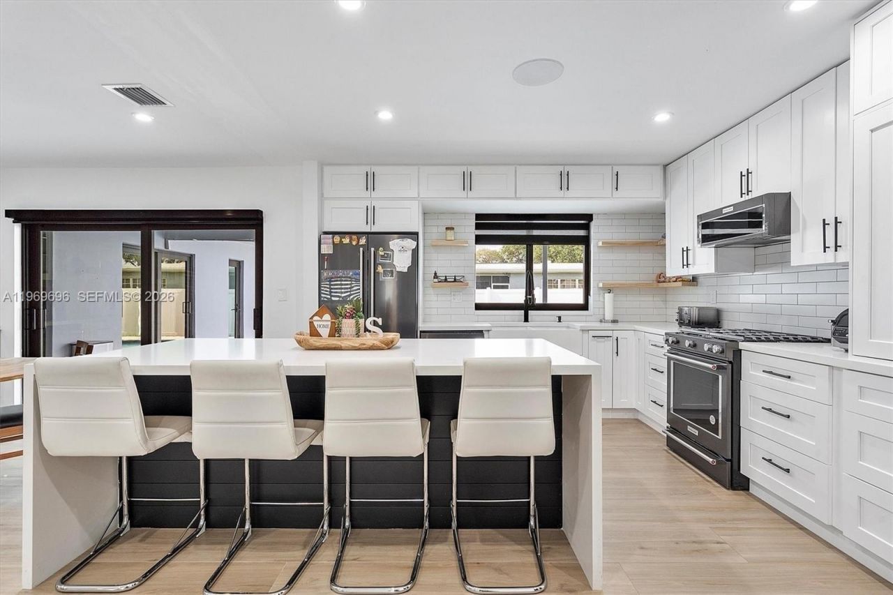 10950 NW 16th Ct, Pembroke Pines, FL 33026 Photo