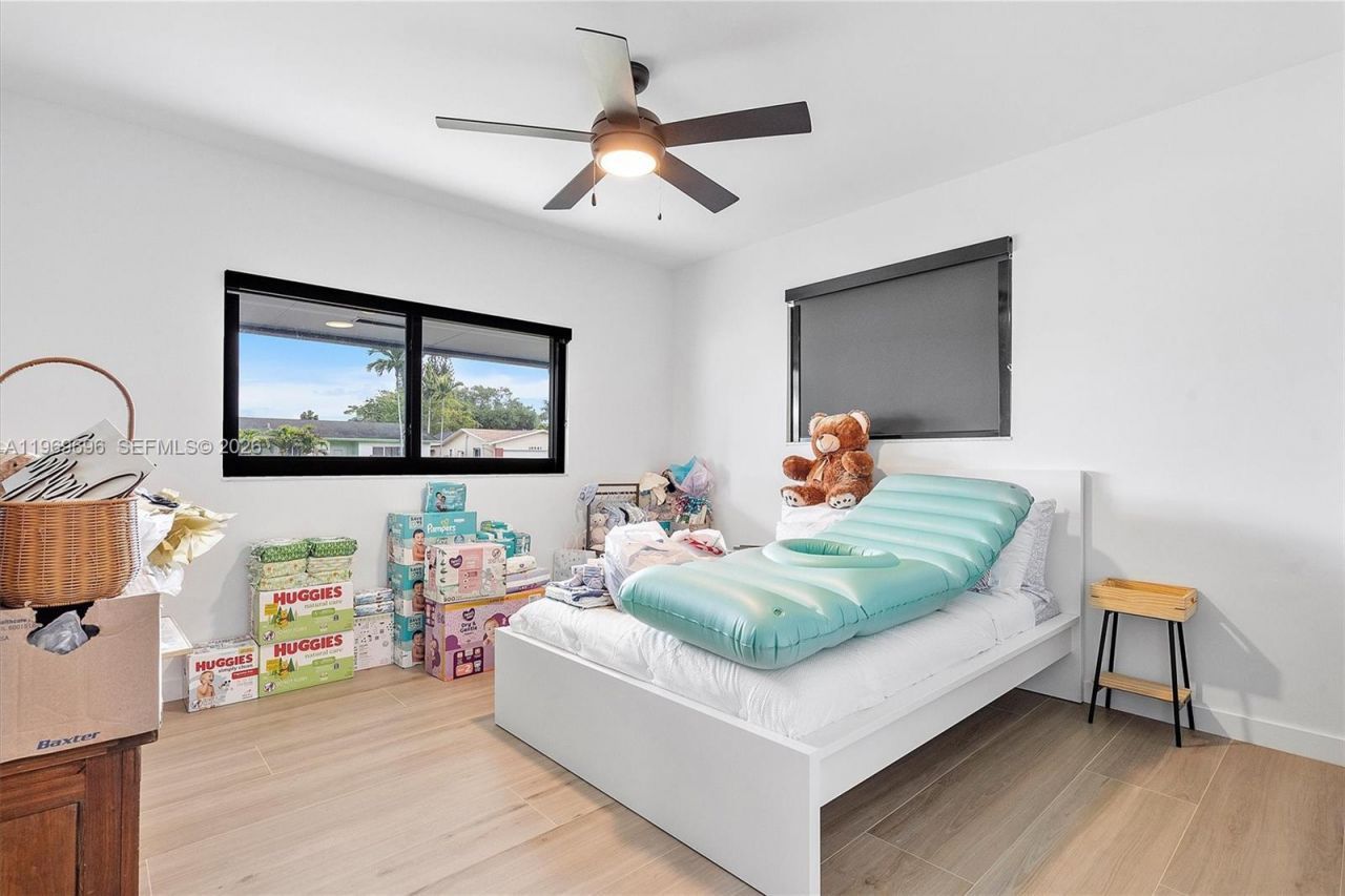 10950 NW 16th Ct, Pembroke Pines, FL 33026 Photo