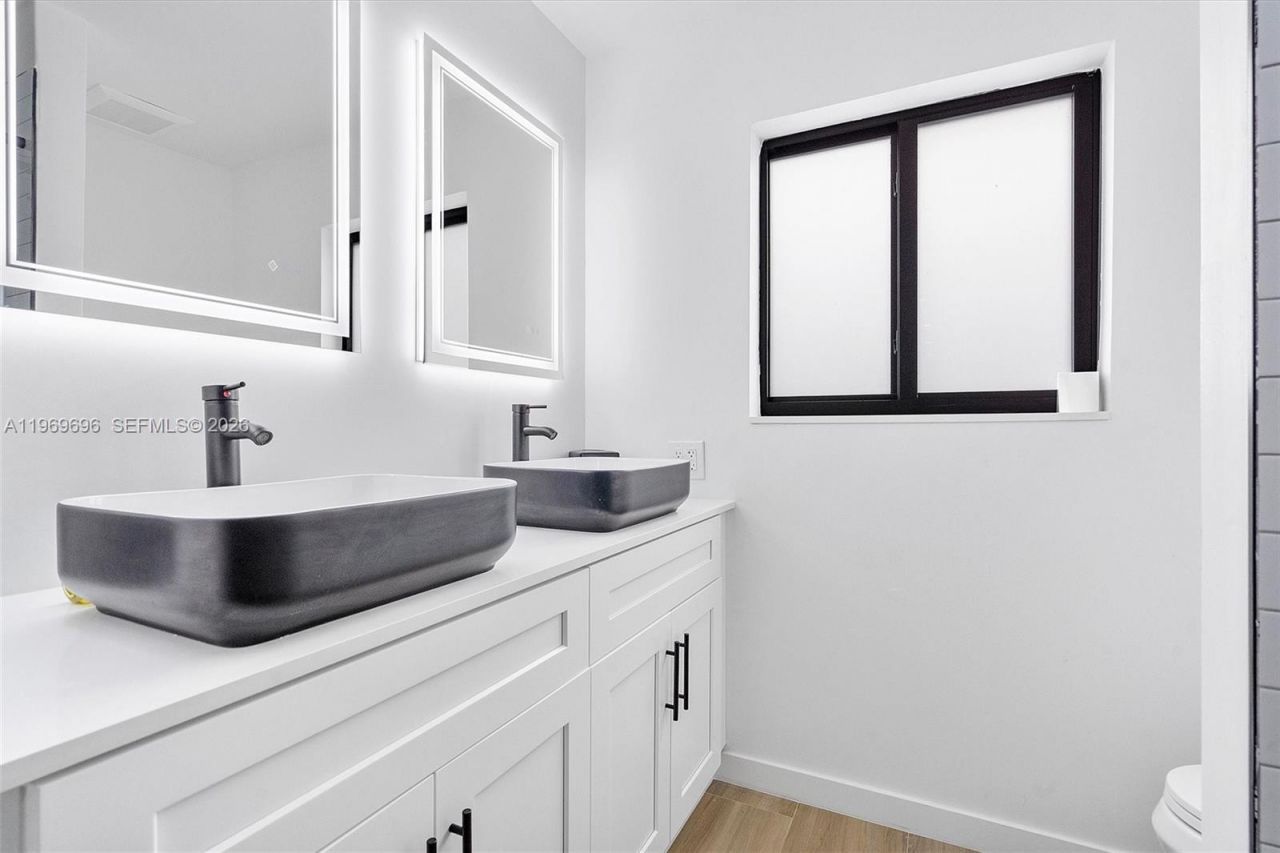 10950 NW 16th Ct, Pembroke Pines, FL 33026 Photo