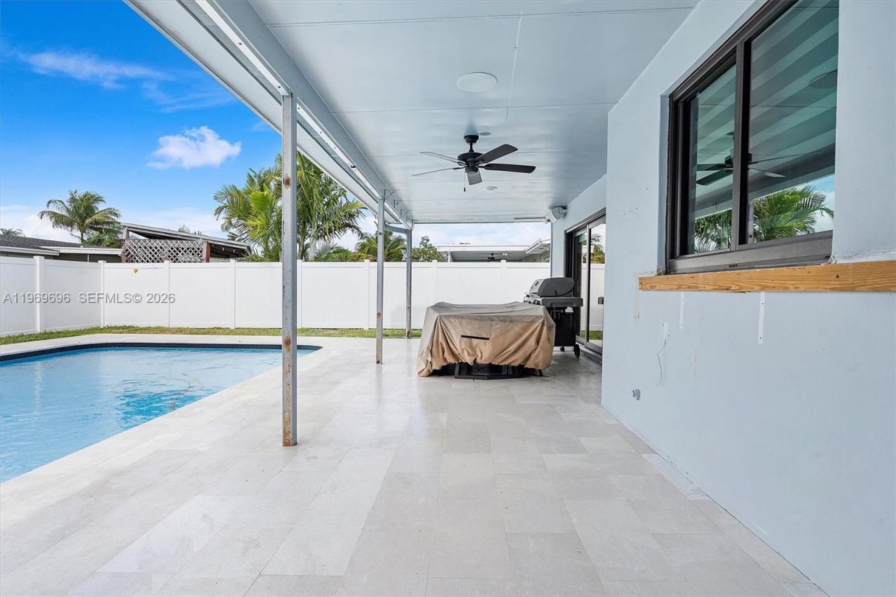 10950 NW 16th Ct, Pembroke Pines, FL 33026 Photo