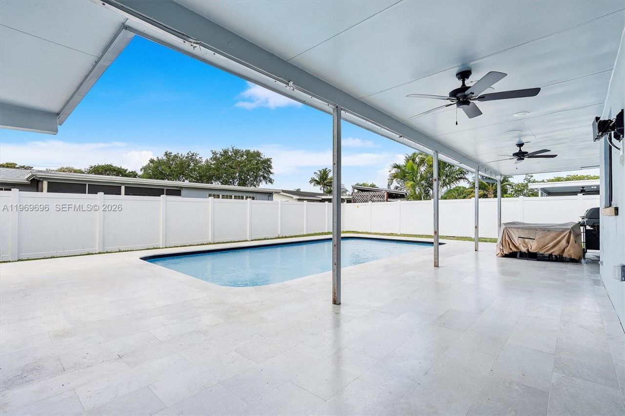 10950 NW 16th Ct, Pembroke Pines, FL 33026 Photo