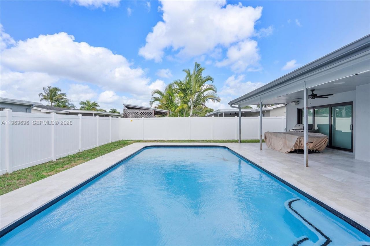 10950 NW 16th Ct, Pembroke Pines, FL 33026 Photo