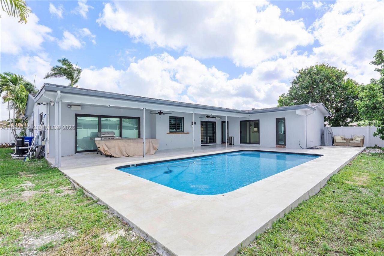 10950 NW 16th Ct, Pembroke Pines, FL 33026 Photo