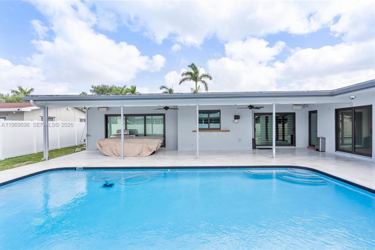 10950 NW 16th Ct, Pembroke Pines, FL 33026 Photo