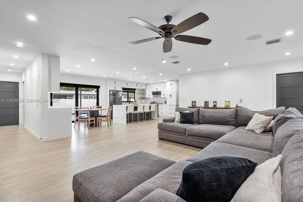 10950 NW 16th Ct, Pembroke Pines, FL 33026 Photo