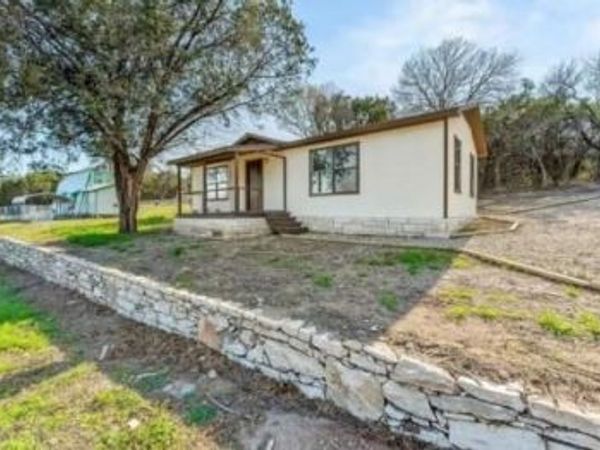 2605 Pinoak Street, Granbury, TX 76048