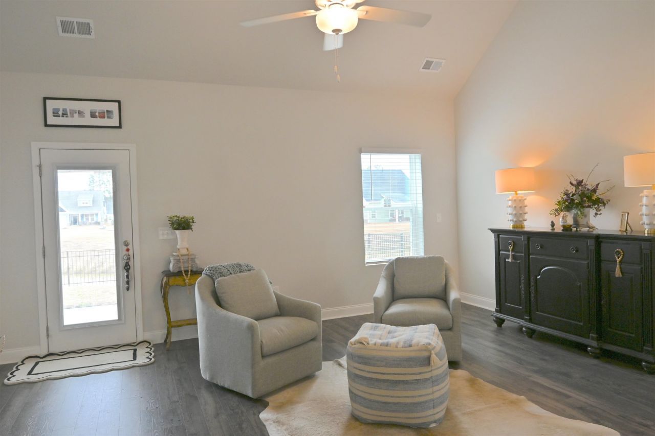 2464 Campton Loop  Photo 11