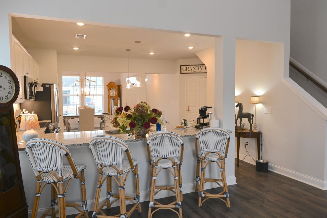 2464 Campton Loop  Photo 9