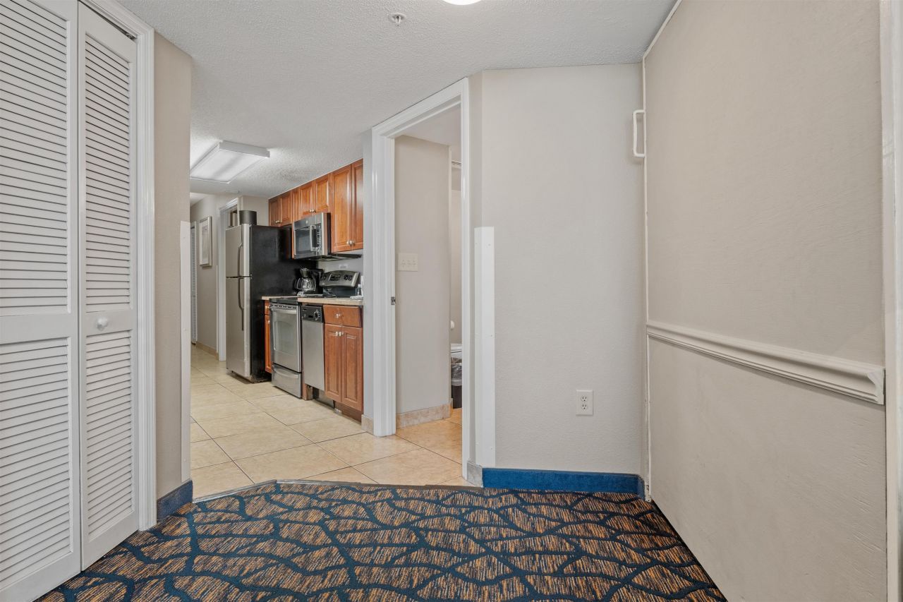 5200 N Ocean Blvd.  Photo 15