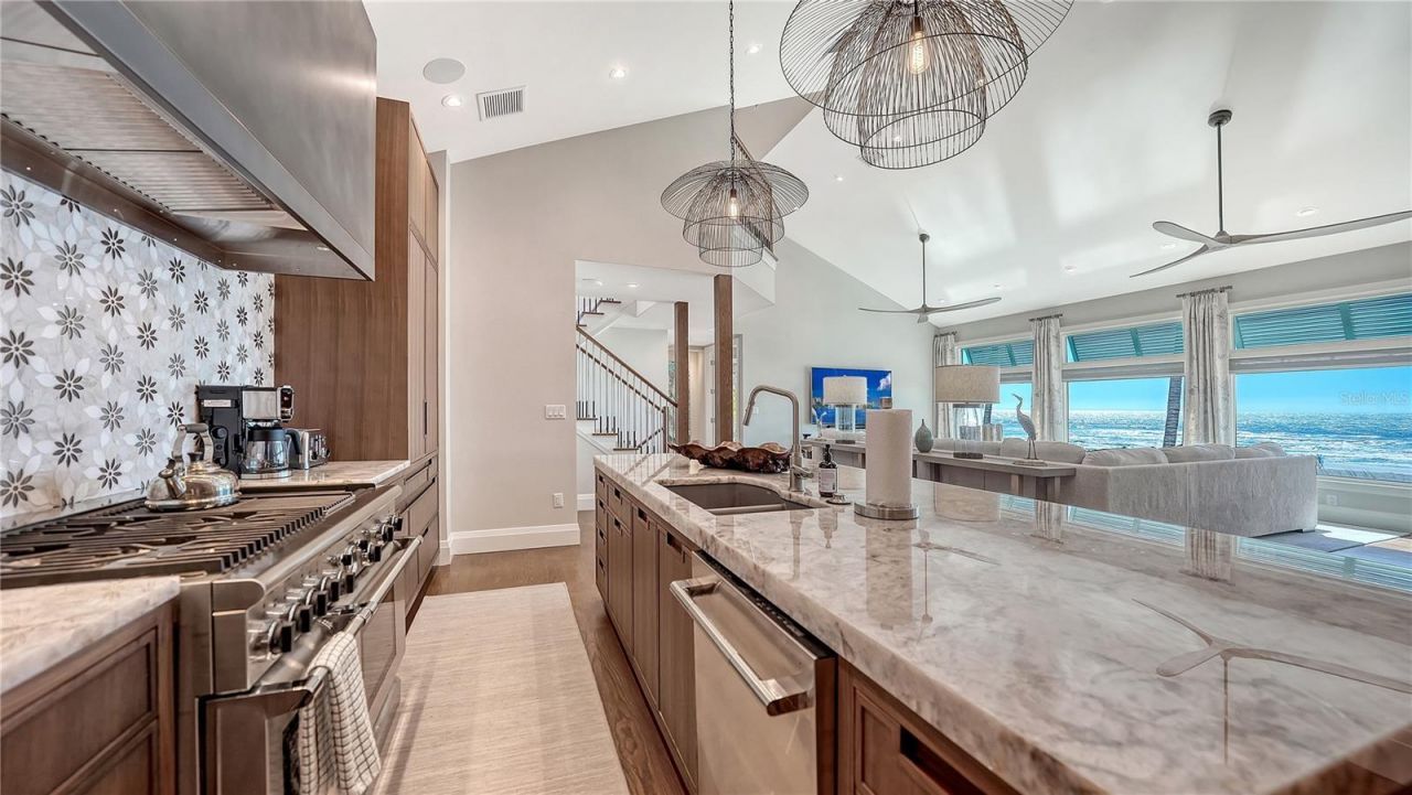 95 52nd Street, Holmes Beach, FL 34217 Photo