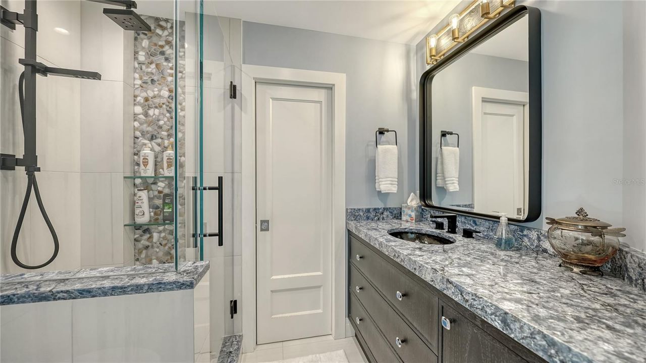 95 52nd Street, Holmes Beach, FL 34217 Photo