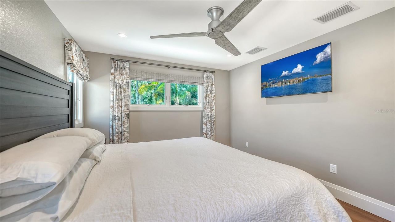 95 52nd Street, Holmes Beach, FL 34217 Photo