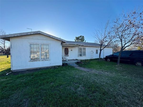 620 5th Street, Hawley, TX 79525