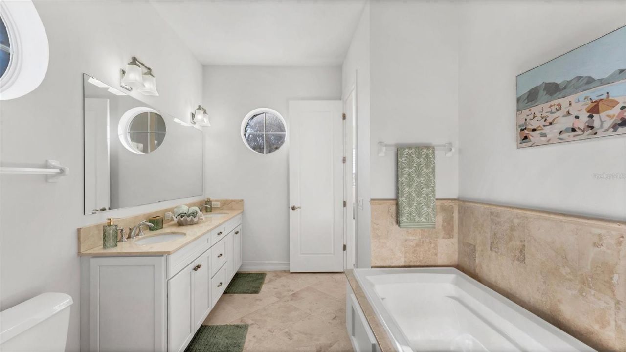 634 Key Royale Drive, Holmes Beach, FL 34217 Photo