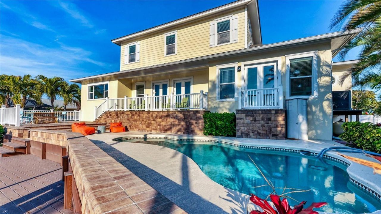 634 Key Royale Drive, Holmes Beach, FL 34217 Photo