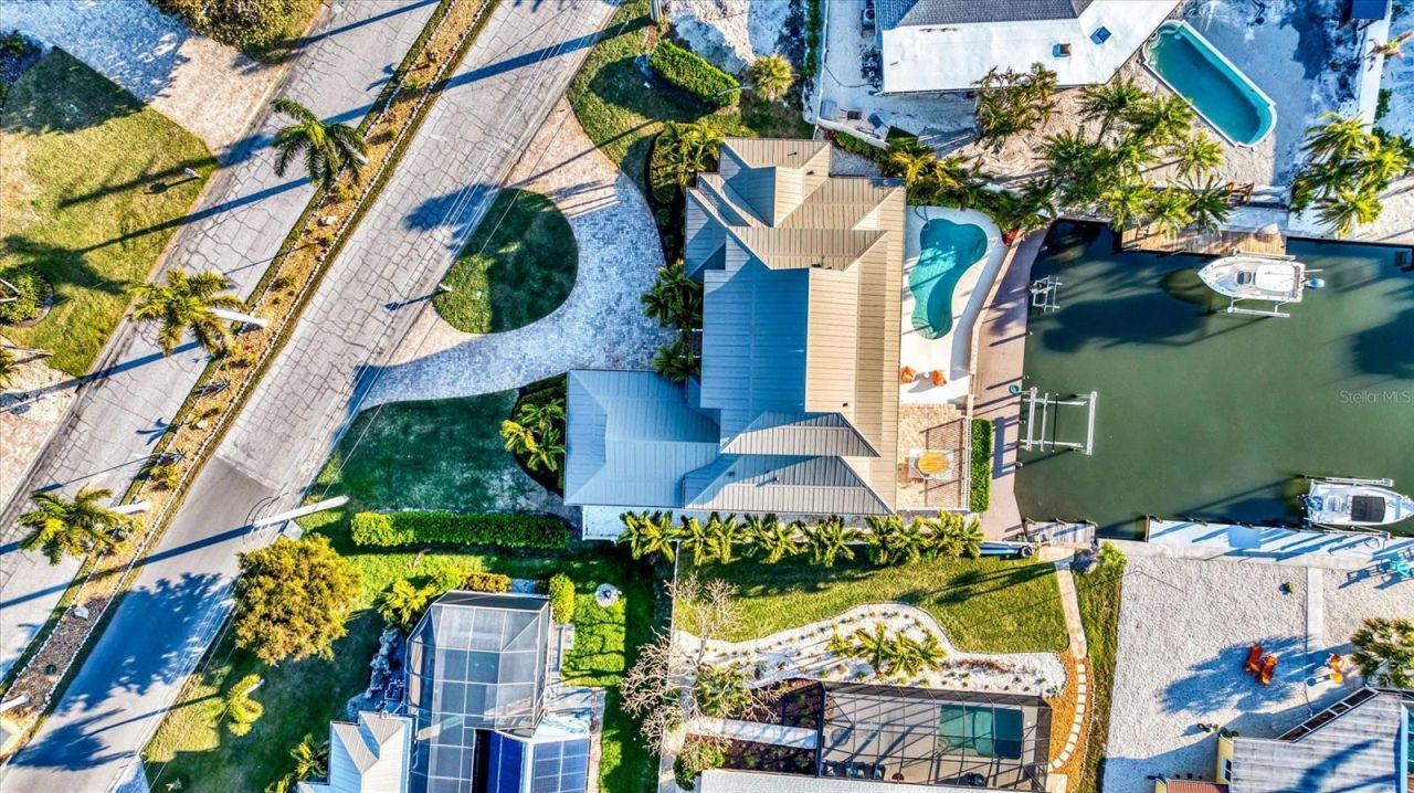 634 Key Royale Drive, Holmes Beach, FL 34217 Photo