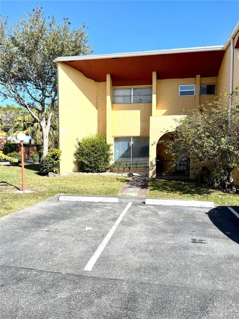 13725 SW 84th St, Unit A, Miami, FL 33183 Photo