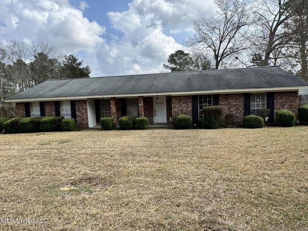 1209 N 32nd Avenue, Hattiesburg, MS 39401