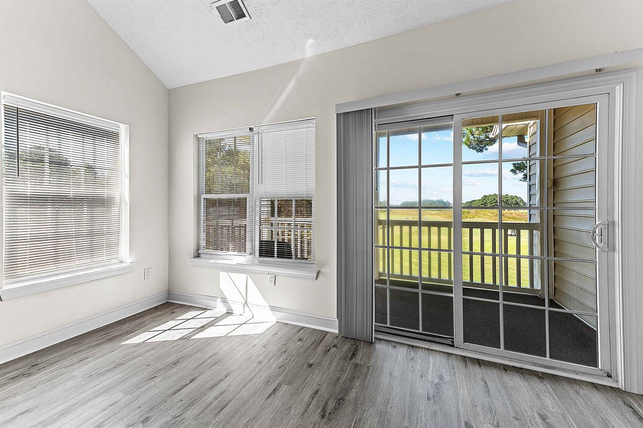 6010 Windsor Green Way  Photo 10