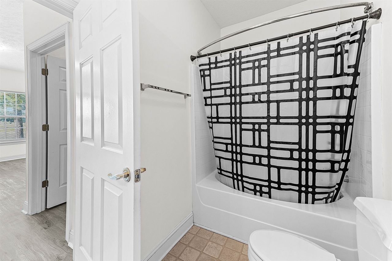 6010 Windsor Green Way  Photo 21