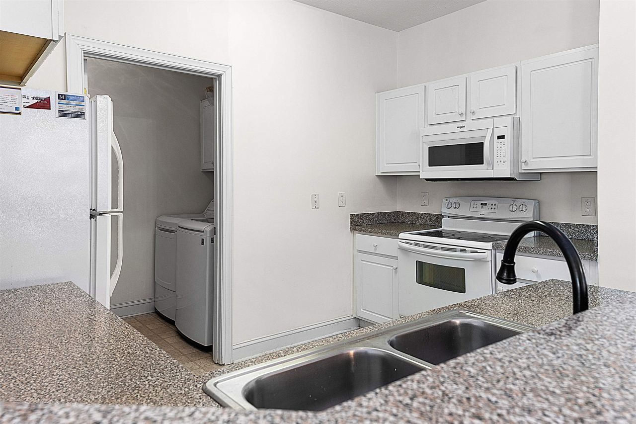 6010 Windsor Green Way  Photo 4