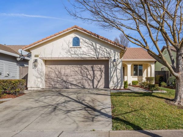 2221 Bay Horse Ln, Sacramento, CA 95835