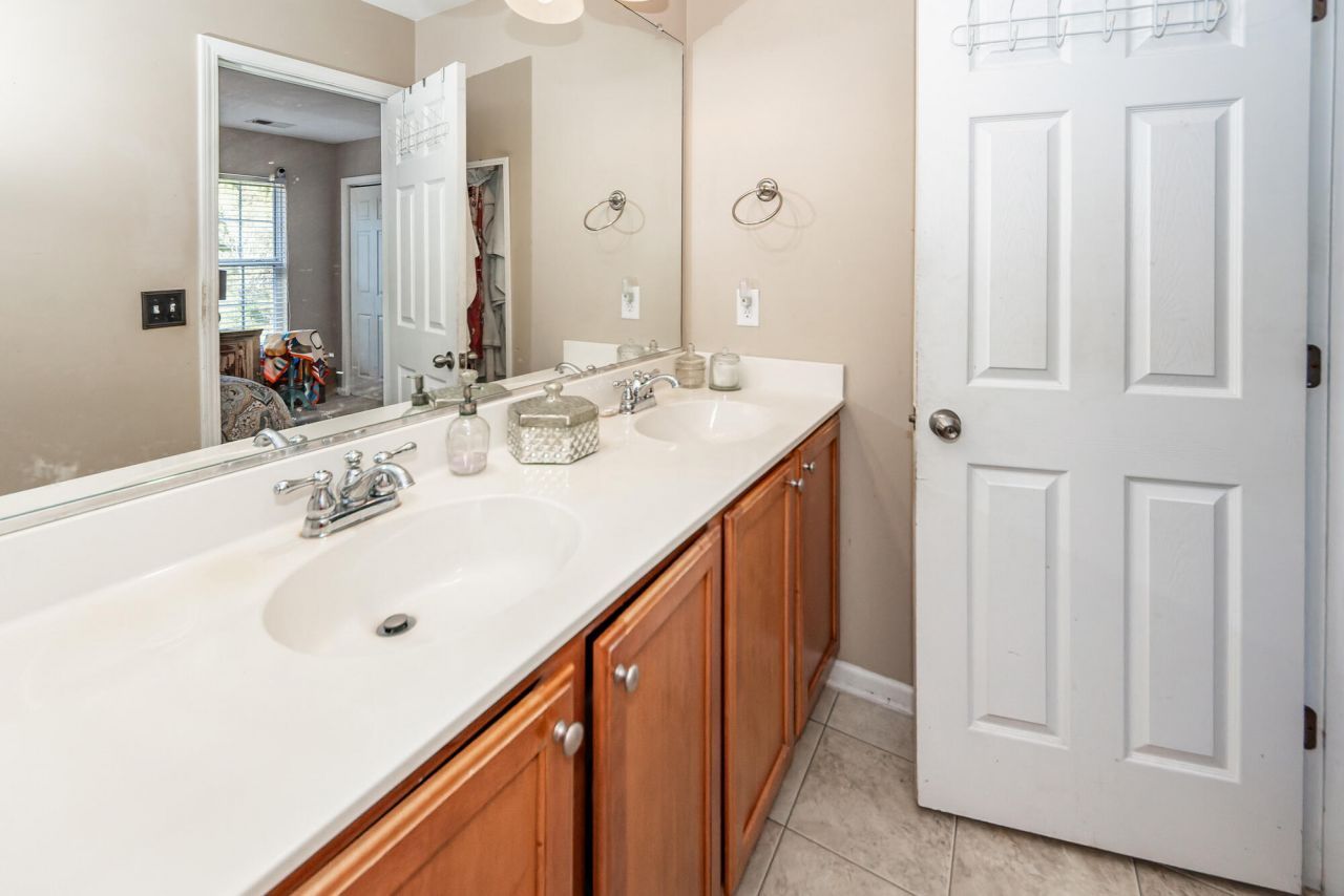 905 Hemingway Circle Photo 21