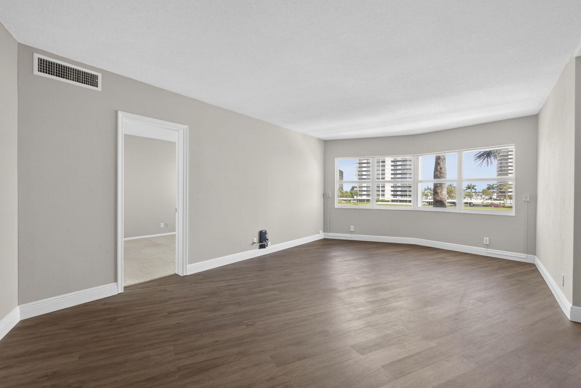 28 Yacht Club Drive, Unit 309, North Palm Beach, FL 33408 Photo