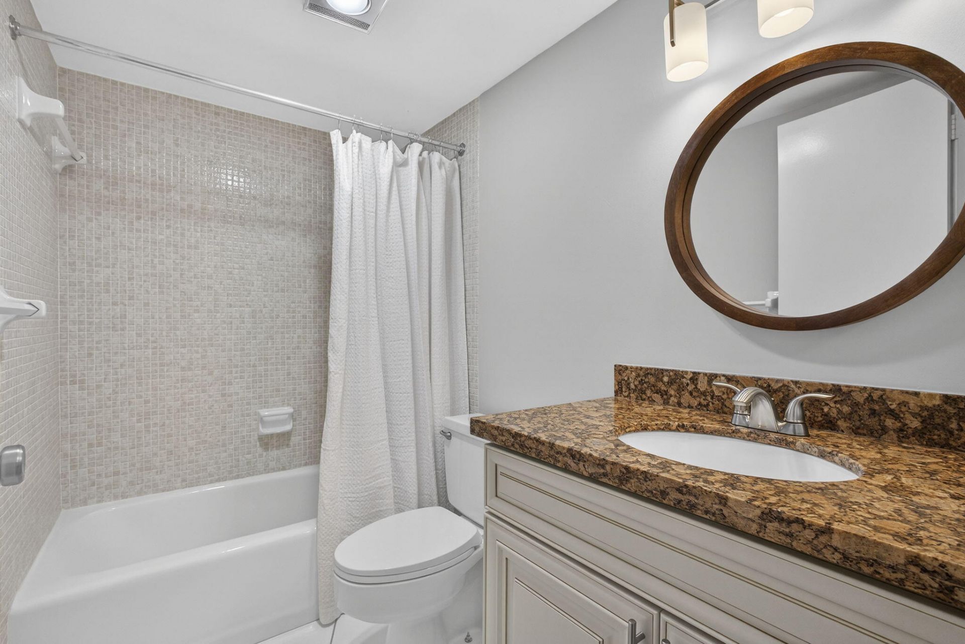 28 Yacht Club Drive, Unit 309, North Palm Beach, FL 33408 Photo