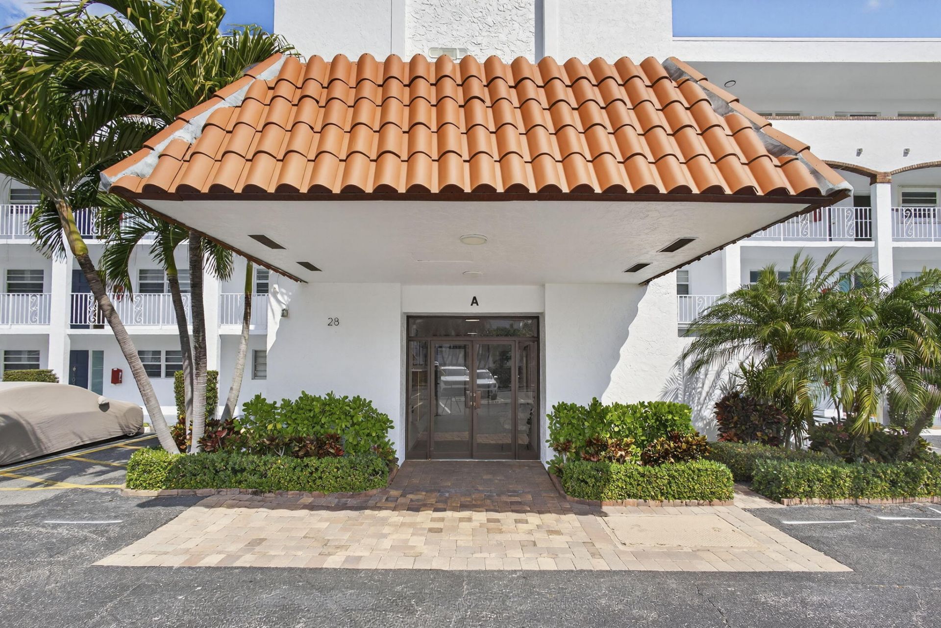 28 Yacht Club Drive, Unit 309, North Palm Beach, FL 33408 Photo