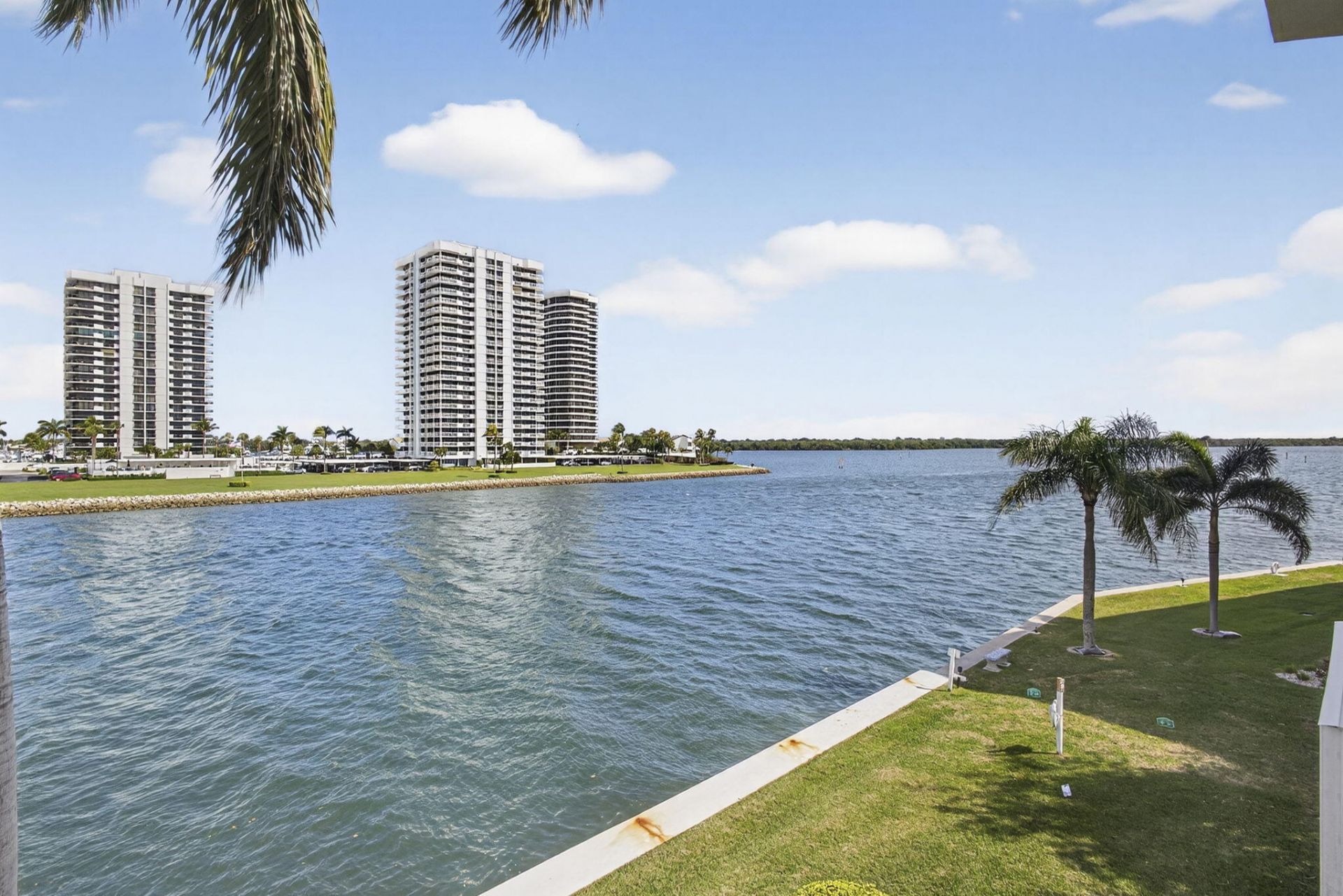 28 Yacht Club Drive, Unit 309, North Palm Beach, FL 33408 Photo