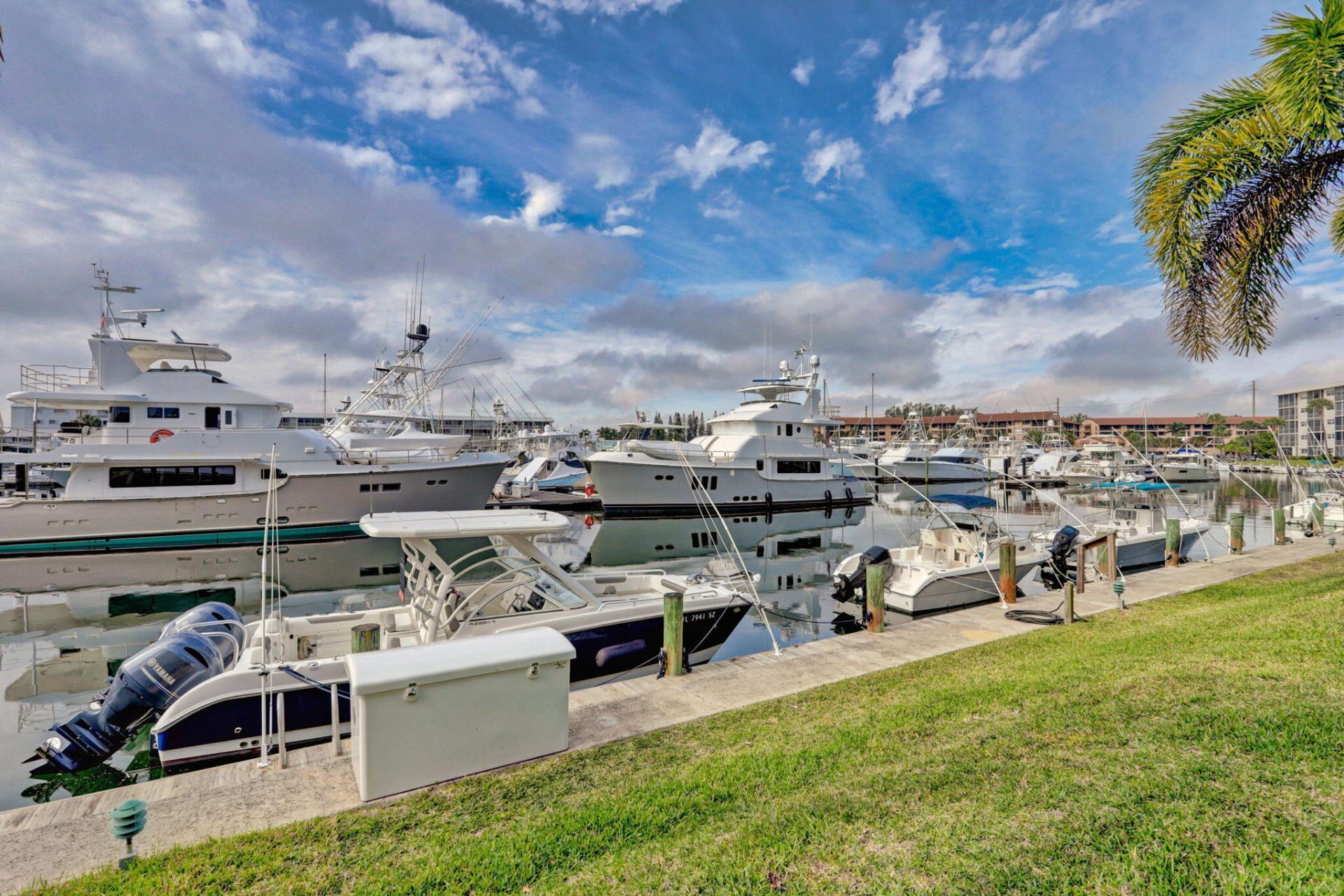 28 Yacht Club Drive, Unit 309, North Palm Beach, FL 33408 Photo