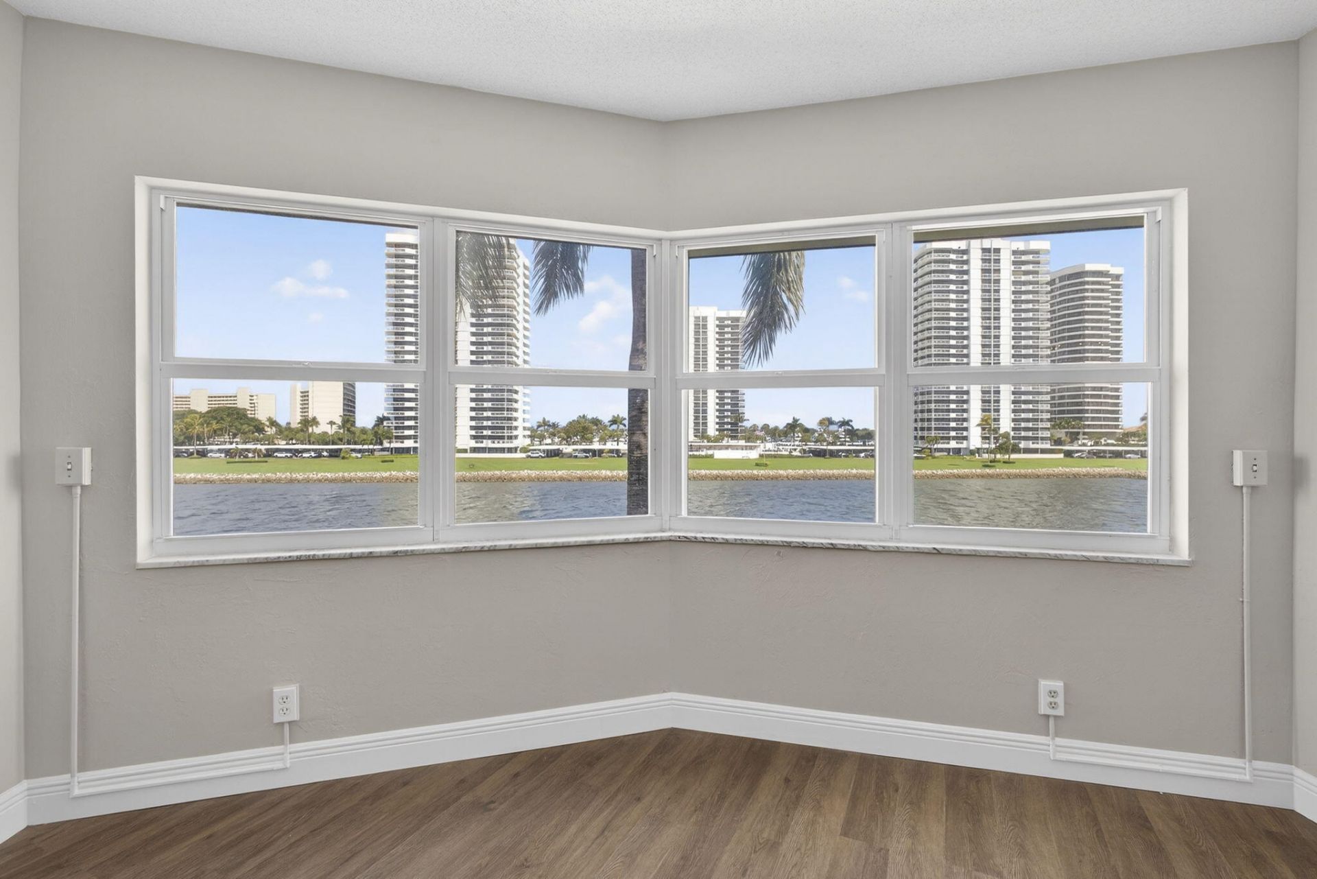 28 Yacht Club Drive, Unit 309, North Palm Beach, FL 33408 Photo