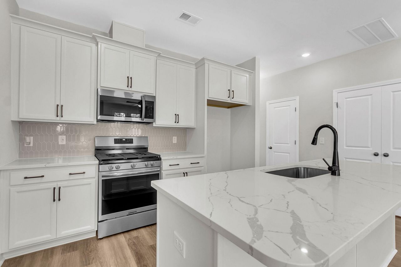 737 Alma Square Drive Photo 4