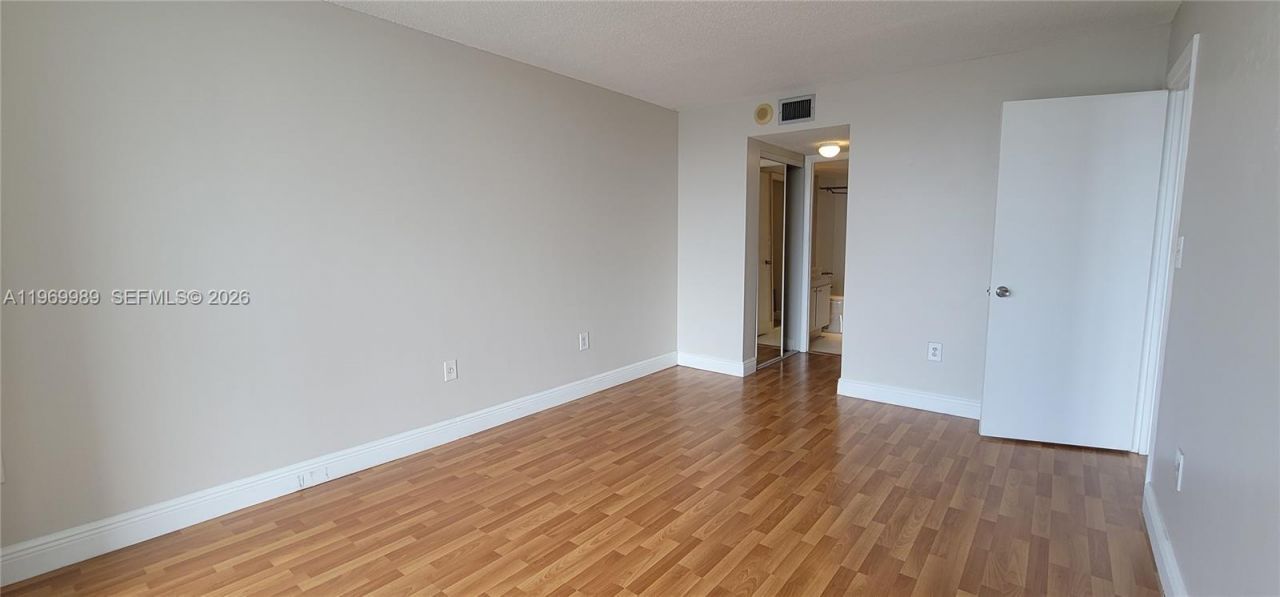 1300 NE Miami Gardens Dr , Unit 819E, Miami, FL 33179 Photo