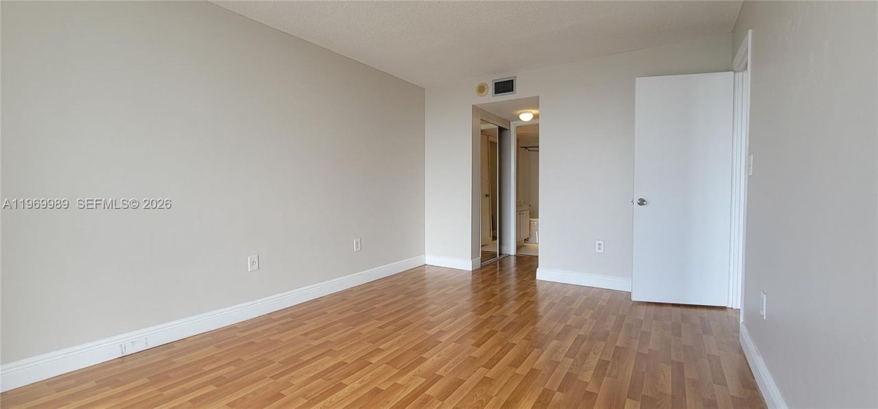 1300 NE Miami Gardens Dr , Unit 819E, Miami, FL 33179 Photo