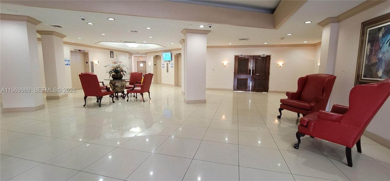 1300 NE Miami Gardens Dr , Unit 819E, Miami, FL 33179 Photo