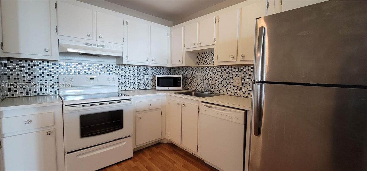 1300 NE Miami Gardens Dr , Unit 819E, Miami, FL 33179 Photo