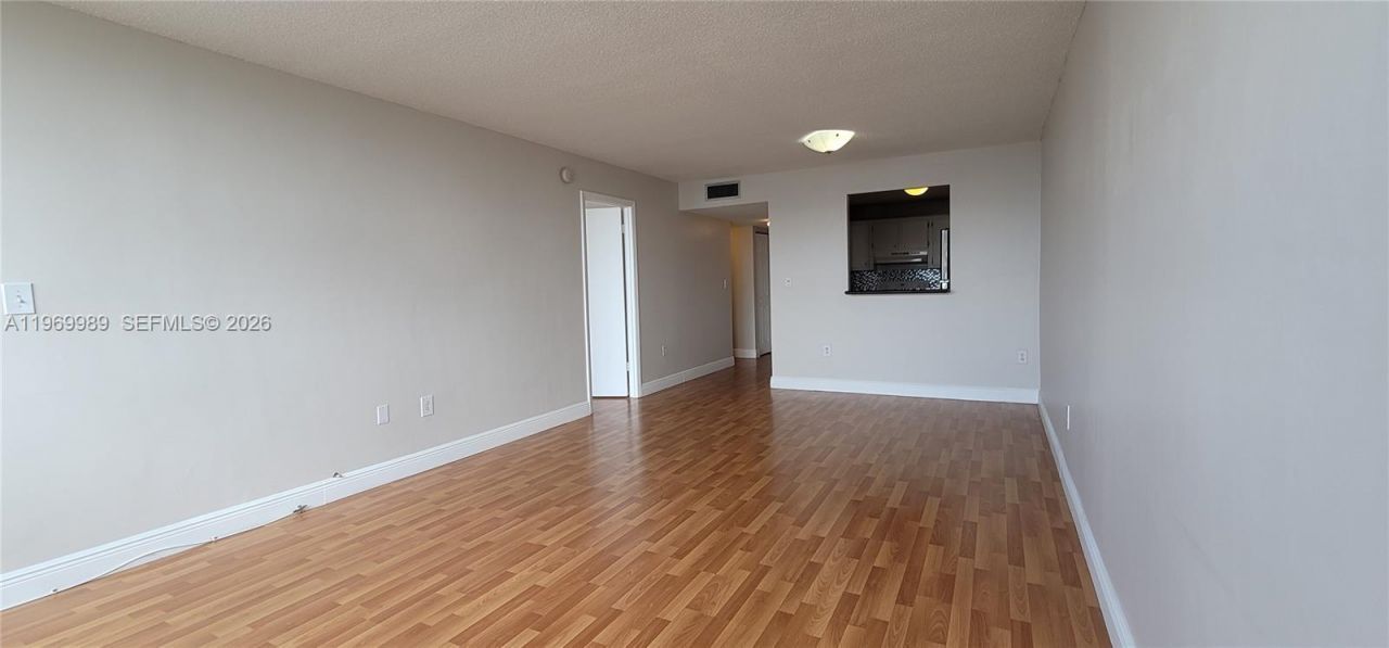 1300 NE Miami Gardens Dr , Unit 819E, Miami, FL 33179 Photo