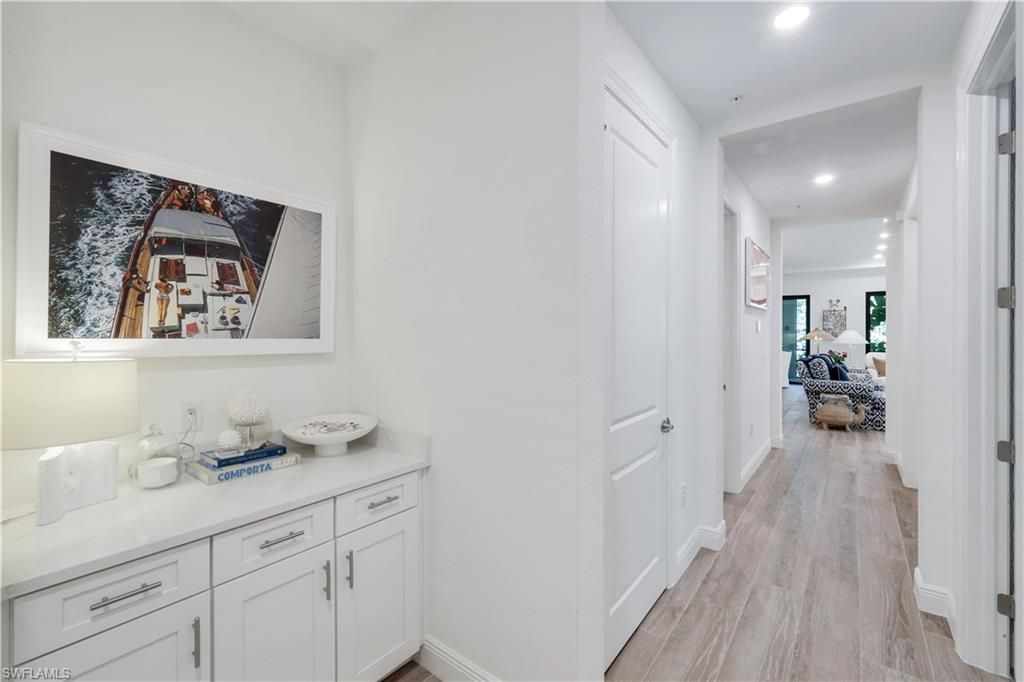 2472 Breakwater Way, Unit 11102, Naples, FL 34112 Photo