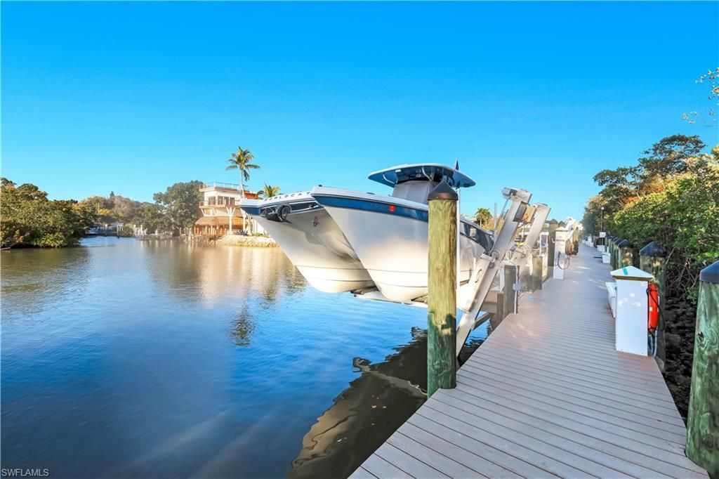 2472 Breakwater Way, Unit 11102, Naples, FL 34112 Photo