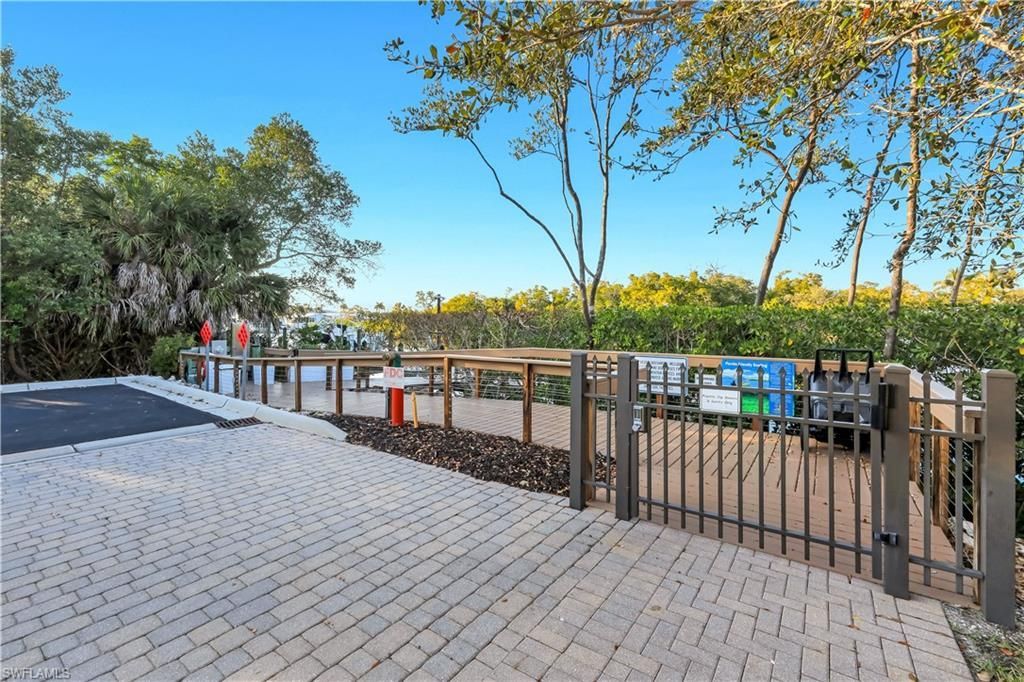 2472 Breakwater Way, Unit 11102, Naples, FL 34112 Photo