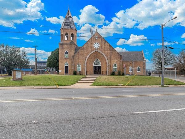 3401 Greenwood Road, Shreveport, LA 71109