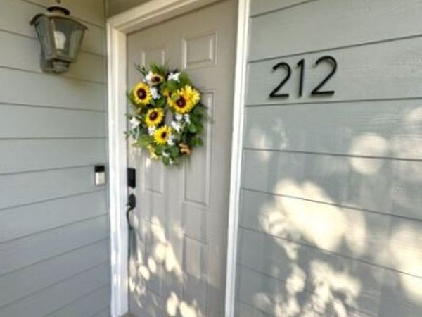 212 Abingdon Way, Atlanta, GA 30328