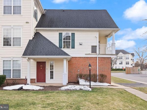 25240 LAKE SHORE SQUARE, Unit 200, CHANTILLY, VA 20152