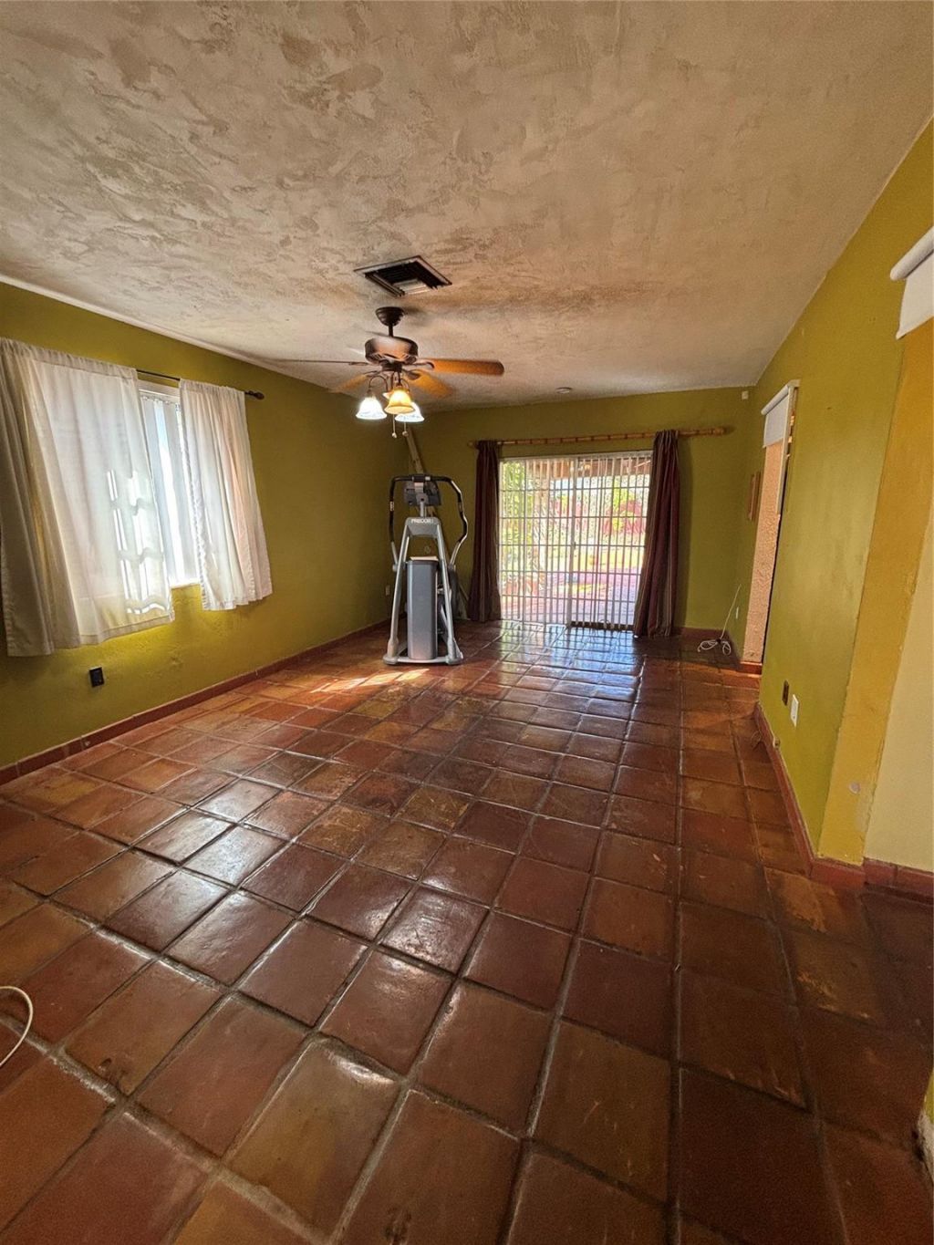 9261 SW 68th Street, Miami, FL 33173 Photo