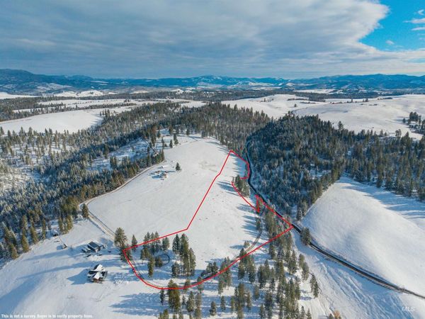 1050 Tukta Way, Princeton, ID 83857