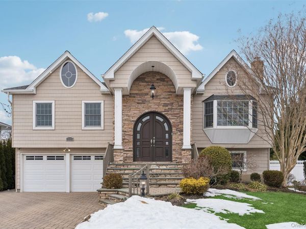 1827 Glenn Lane, Merrick, NY 11566